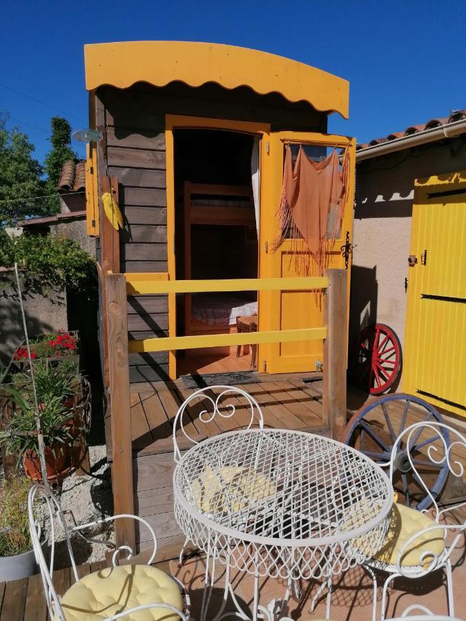 Robion en Luberon La Fee Viviane Et Michel L'Enchanteur المظهر الخارجي الصورة