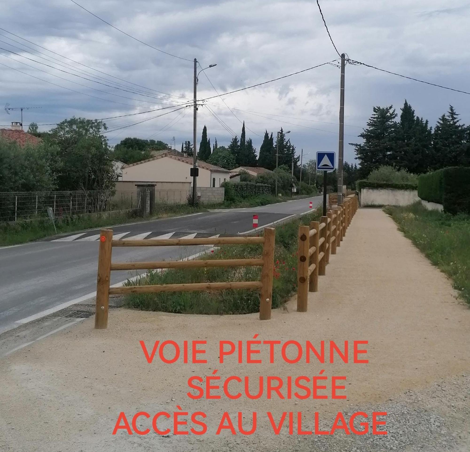 Robion en Luberon La Fee Viviane Et Michel L'Enchanteur المظهر الخارجي الصورة